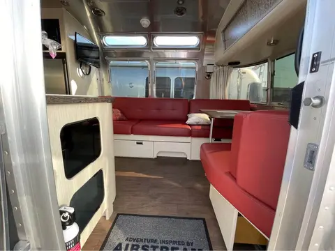2018 Airstream International 23CB — photo 2