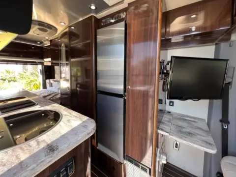 2016 Airstream Interstate 24GT — photo 5