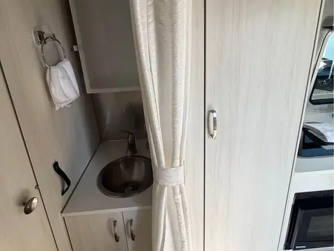 2020 Airstream Bambi 19CB — photo 5