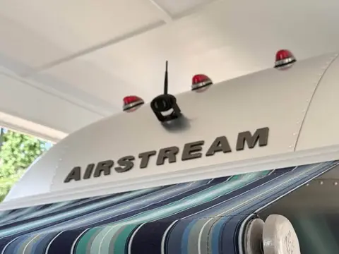 2024 Airstream International — photo 2