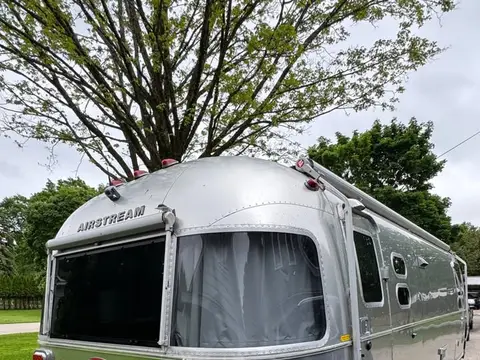 2018 Airstream International Serenity twin — photo 2