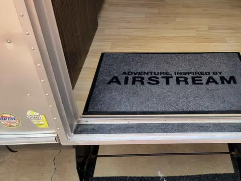 2013 Airstream International 23FB — photo 4