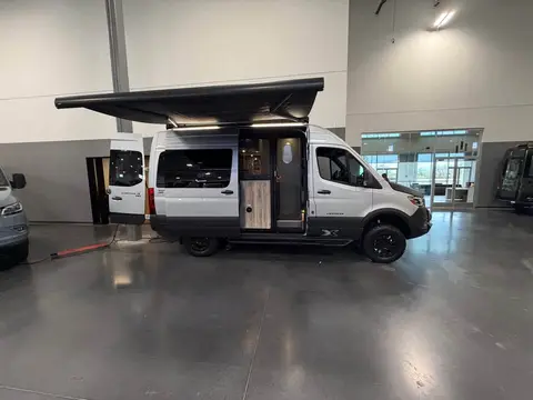 2025 Airstream Interstate 19X AWD — photo 2