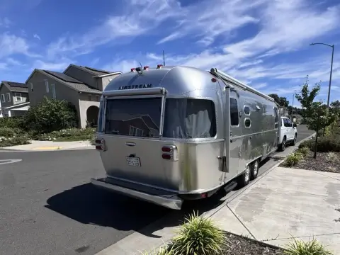 2015 Airstream International Serenity — photo 5