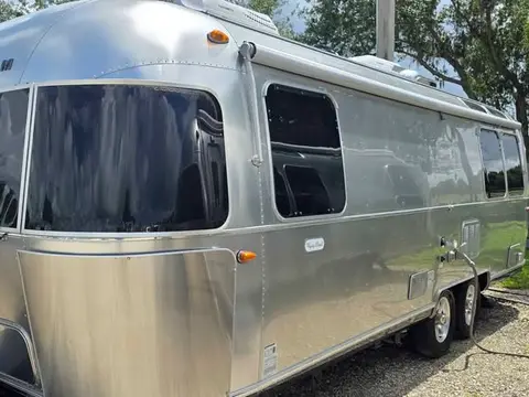 2020 Airstream Flying Cloud 27FBQ — photo 2
