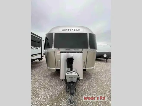 2025 Airstream Globetrotter 27FBT — photo 4