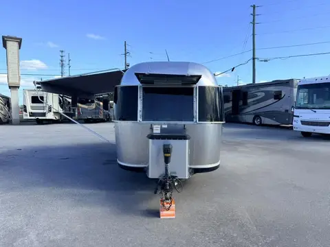 2019 Airstream Bambi 22B — photo 2