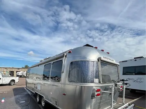 2014 Airstream Flying Cloud 27FB — photo 2