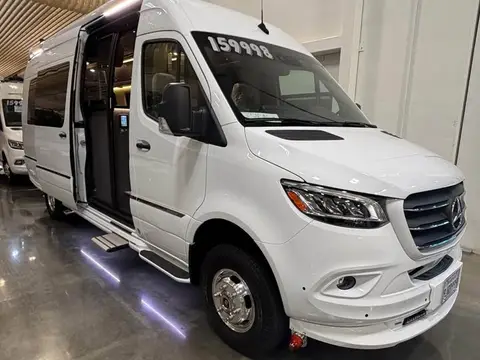 2023 Airstream Interstate 24GT AWD — photo 2