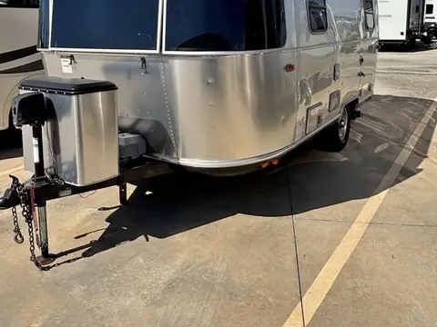 2020 Airstream Bambi 19CB (corner bed) — photo 1