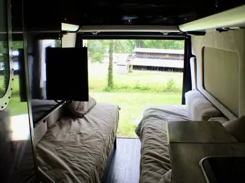2016 Airstream Interstate — photo 3