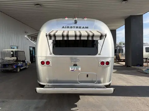 2018 Airstream Classic — photo 5