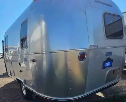 2023 Airstream Bambi 19CB — photo 3