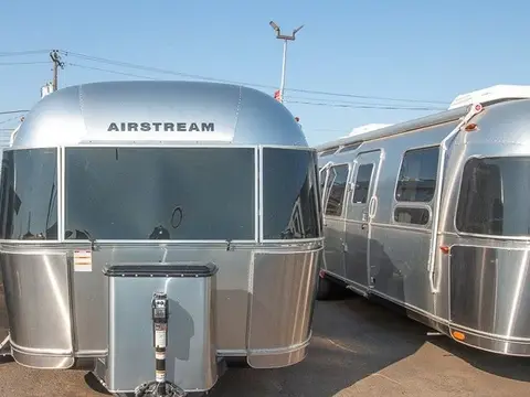 2024 Airstream Flying Cloud 30RB Twin; — photo 2