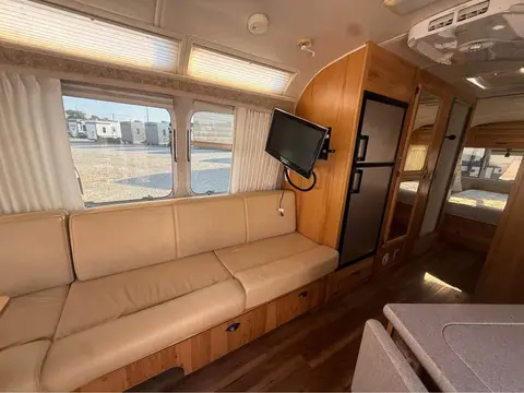 2011 Airstream Classic 27FB — photo 5