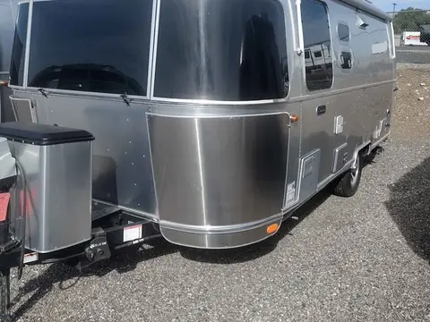2020 Airstream Caravel 22FB — photo 2
