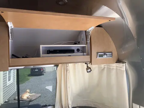 2015 Airstream Flying Cloud 19CB; — photo 4