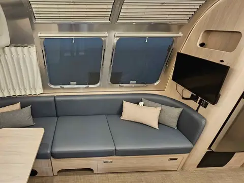 2023 Airstream Globetrotter — photo 5