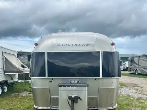 2002 Airstream Classic — photo 2
