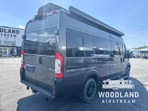 2026 Airstream Rangeline — photo 2