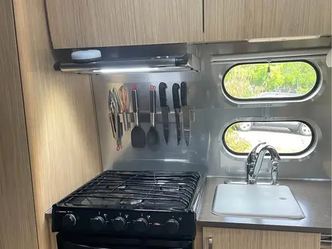 2019 Airstream Flying Cloud — photo 3