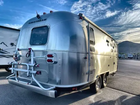 2019 Airstream Flying Cloud 23CB — photo 3