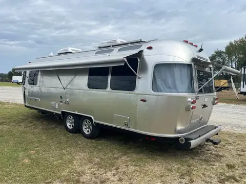 2022 Airstream Flying Cloud 27 FB Rear Hatch — photo 4