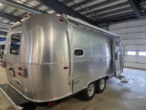 2017 Airstream 23cb bunk! — photo 4