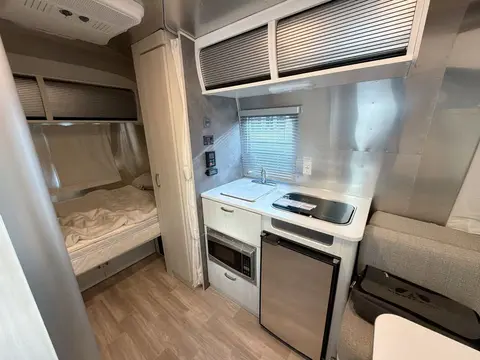 2023 Airstream Bambi 16RB — photo 3