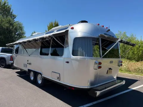 2022 Airstream Globetrotter 27FBQ — photo 3