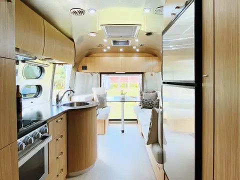 2020 Airstream Flying Cloud — photo 4