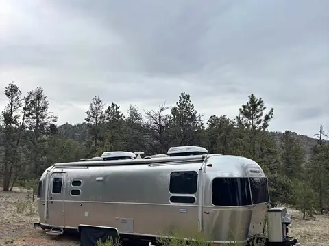2019 Airstream Globetrotter 27RQB — photo 1