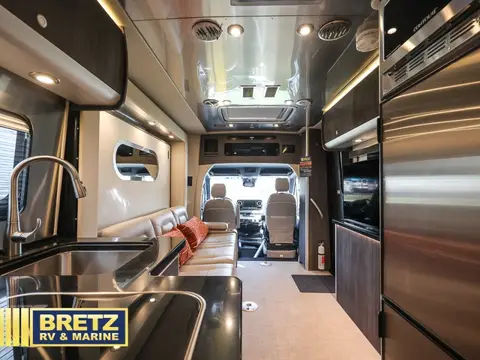 2022 Airstream Atlas Murphy Suite — photo 5