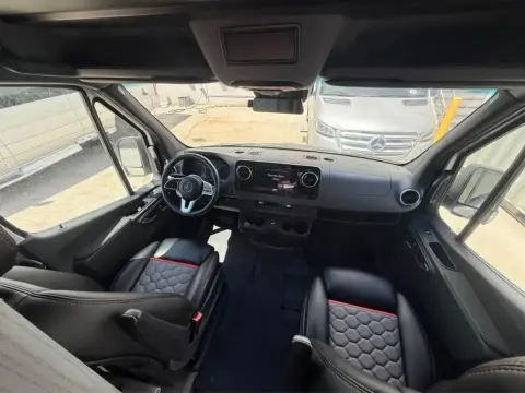2025 Airstream Interstate 19X AWD — photo 5