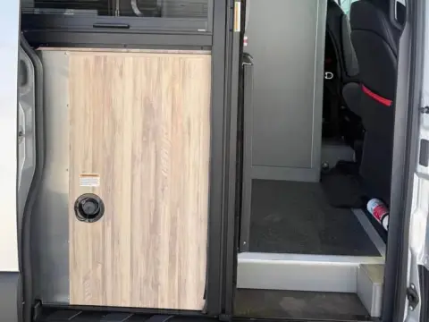 2025 Airstream Interstate 19X AWD — photo 5