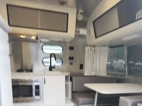 2021 Airstream Caravel — photo 4
