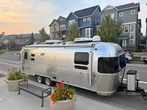 2018 Airstream International Serenity 27 FBQ — photo 1