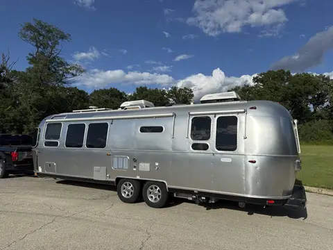 2020 Airstream Flying Cloud — photo 2