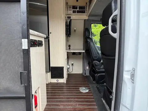 2016 Airstream Interstate — photo 5