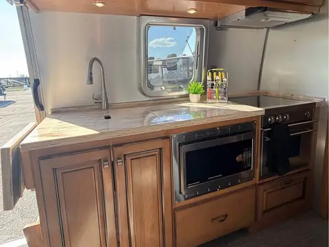 2019 Airstream Classic 30qb — photo 5
