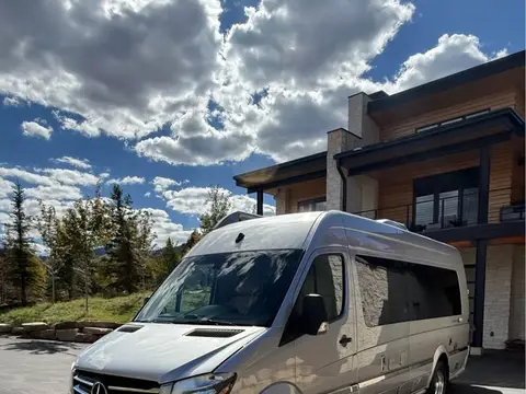 2019 Airstream Tommy Bahama Interstate — photo 3