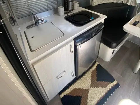 2019 Airstream Bambi — photo 4