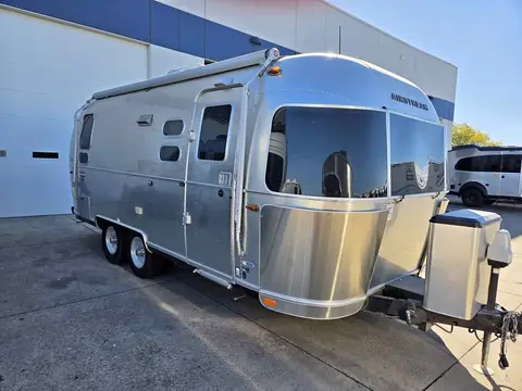 2018 Airstream International Signature 23CB — photo 1