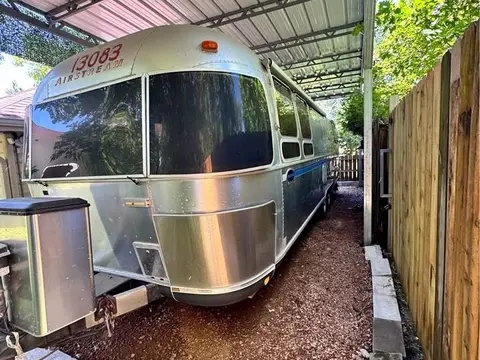 2000 Airstream Excella 31 ft — photo 1