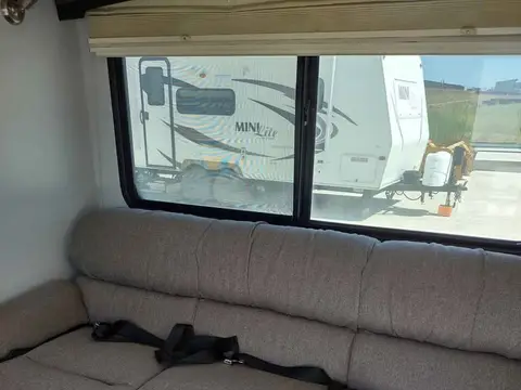 2004 Airstream Land Yacht — photo 5
