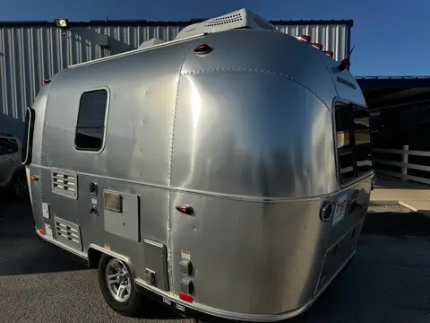 2019 Airstream Bambi Sport 16RB — photo 2