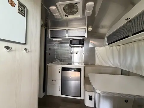 2019 Airstream Bambi Sport — photo 5