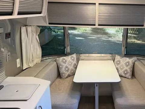 2020 Airstream Bambi 19CB — photo 2