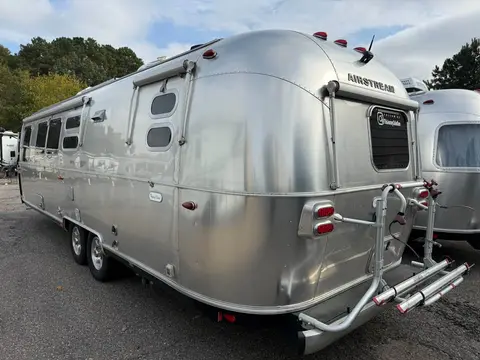 2021 Airstream Flying Cloud 30FB Bunk; — photo 5