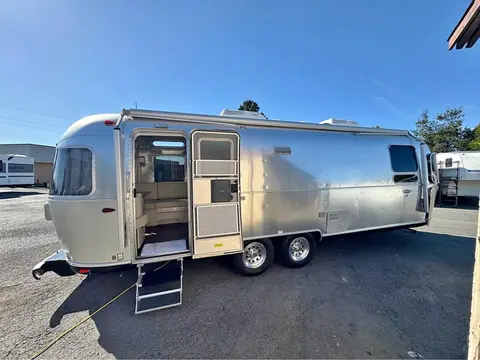 2019 Airstream International Serenity 27FB — photo 1